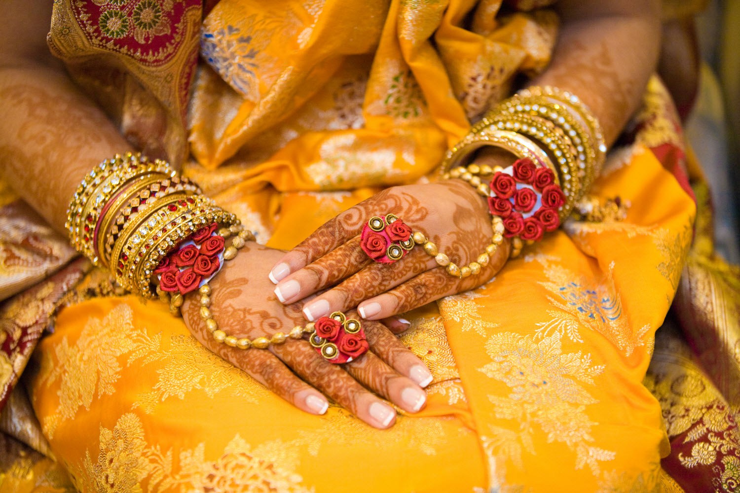 indian-brides-usually-favor-heavy-ornate-bangles